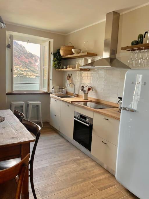 Il Noce Lake View Apartment Лезено Экстерьер фото